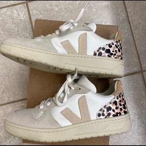 Veja V-10 Sneakers